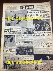 GÜNLÜK SPOR GAZETESİ - 29 MAYIS 1957 - TURGUT DİNSEL, TÜRKİYE BASKETBOL MİLLİ TAKIMI AVUSTURYA MİLLİ TAKIMINI 80 - 70 YENDİ - CİHAT ALPAN - LASZLO SZEKELLY - VARŞOVA - HÜSEYİN ERKMEN - TÜRKİYE GÜREŞ MİLLİ TAKIMI RUSYA'DA - NECMİ TANYOLAÇ - MİMİ İLE MEMO, MORT WALKER, DICK BROWN, MADDOCKS, STEVE CANYON, JED FORAM ÇİZGİ ROMAN - ERDOĞAN BECİT - MUVAKKAR EKREM TALU - GHANA - TÜRKİYE PİNG-PONG BİRİNCİLİĞİ - CAROL DAY - İSKOÇYA ALMANYA MAÇI - BEŞİKTAŞ İDARE HEYETİ - 1957 FRANSA KUPASI GALİBİ TOULOUSE TÜRKİYE'YE GELİYOR - FAY REKLAMI - BOUCHOUK ANNE JAMESSON - MAKARYOS / MAKARIOS - PAPAZLAR BİRBİRİNE GİRDİ