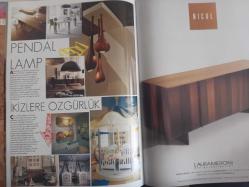 Alem Dekor Dergisi - Ekim 2012 - Meg Ryan'ın Okyanus Manzaralı Evi - Hadid'den Saray Gibi Malikaneler - Dekorasyonda Yeni Trendler - Yaşamınıza Renk Katan Yepyeni Objeler - S. Hersbhberger'in New York'taki Şık Dairesi - Bozcaada'da Huzurlu Bir Rüya - Evinizin Ruhu, Kiosk Flamant  - Pendal Lamp - İkizlere Özgürlük - Andrew Lewicki - Eviniz Hep Rengarenk - Gülden Büyükuçak - Minimalist Dokunuşların Zarafetle Buluşması fotoğraf ve haberi - Tam Takım Dergi