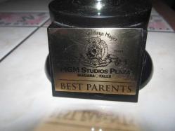 MGM NİAGARA FALLS BEST PARENTS TEMALI  OSCAR HEYKELCİĞİ