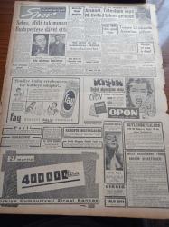 Cumhuriyet Gazetesi - 6 Mart 1957 - Parti Liderleri İzmir'de Alaka İle Bekleniyor - Afrika'da Yeni Bir Devlet Doğdu Gana- İsrail'de Siyasi Durum Birden Karışmağa Başladı - Selanik Davasında Fiyasko - Oktay Engin - Güzel Sanatlar Akademisinin Kıyafet Balosu - Süveyş Kanalı 10 Gün Sonra Açılıyor - Irak Veliahdı İle Adnan Menderes Arasında Yapılan Mülakat - Amerika'nın Güdümlü Mermi Sırrı İfşa Edildi - Emin Ali Çavlı - İdam Sehpasında Can Veren Devletliler Yazı Dizisi - Feridun Ergin'in Konferansı - Kartal'da Bir Yem Fabrikası Kuruluyor - Burhan Felek - NATO Başkomutanı Orgeneral L. Norstad Yarın Geliyor - Resimli Romanımız Mormon Mezhebi Ve Kurucusunun Dramı - Berduş Filmi Başrolde Zeki Müren - Neriman Köksal - Doğubank -  Turgay Şeren 12 Nisan'da Arjantin'e Gidiyor - Fenerbahçe'nin 50. Yıldönümü İçin Arsenal Tottenham Ve Manchester United Takımı Gelecek - Gustave Sebes Milli Takımımızı Budapeşteye Davet Etti - Federasyon Başkanı Hasan Polat