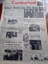 Cumhuriyet Gazetesi - 15 Ekim 1951 - Bir Türk Generali Derhal Washington'a Gidecek - Yeni Tefrikamız 2000 Yılın Sevgilisi - Truman'ın Kremlin'e İhtarı - Abidin Daver - Güzellik Kraliçesi Günseli Başar Fenerbahçe Beşiktaş Maçını Kazanan Takıma Gazetecile Cemiyeti Kupasını Verdi - İran Başbakanı Doktor Musaddık Hastaneden Dün Çıktı - Demokrat Parti Kongresi Bugün Açılıyor - Mikrop Harbi - Yeni İlim Şubelerinden Reoloji - Milli Gençlik Komitesi - İsmail Habib Sevük - Profesör Doktor Rasim Adasal - Amerika'nın Tito'ya Askerî Yardımı - Kral Faruk Bugün Sporcularımızı Kabul Edecek - Refik Halid Karay - İkinci Akdeniz Olimpiyatları Barselona'da  Yapılacak - Lefter Küçükandonyadis - Bülent Esel - Radyo Bugünkü Program - Pazarkaya Büyük Kumaş Mağazası - Normag Traktör - Hawkins Düdüklü Tencereleri - Ronson Çakmak - Siemens Alman Radyoları - Hamiyet Yüceses Fotoğrafı - Hamiyet Yüceses Fotoğrafı - Perihan Altındağ Sözeri Fotoğrafı