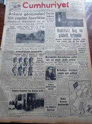 Cumhuriyet Gazetesi - 9 Ekim 1951 - Ankara Görüşmeleri İçin Yapılan Hazırlıklar - Güreşçilerimiz Mısır'da Büyük Muvaffakiyet Kazandılar - Bayram Şit - Cemil Sarıbacak - Tevfik Yüce - Nadir Nadi - Bayındırlık Bakanı Kemal Zeytinoğlu - Vakitsiz Kış Ve Şiddetli Fırtınalar - Amerika'nın Dostlarına Yardımı - Belediye Cezaları Esnafa Ağır Geliyor - İran Başbakanı Doktor Musaddık Amerika'da - İstihkam Okulunda Yeni Kurslar Açıldı - Avukat Esad Tekeli - Teknik Üniversite 20 Ekim'de Açılacak - Küçük Sahnede Kanlı Düğün Oyunu - Memleket Hikâyesi Bebek Yazan Yaşar Kemal - Burhan Felek - Güzellik Müsabakamız - Demokrat Parti - Rusya'da El Bombası Atma Sporu - Suriye'nin Jones Galatasaray Takımı Bugün Beşiktaş'la Karşılaşacak - Arı Unları - Nevrozin - Bursa'da Tütüncüler Kongresi - Ar Sineması - Puro Tuvalet Sabunları - Normag Traktör - Philips Radyo - Gripin - Tungsram Ampul - Elhamra Terzihanesi - Odeon Yeni Çıkan Plaklar - Müzeyyen Senar Gamzedeyim Plağı - Muzaffer Akgün - Neriman Altındağ
