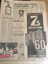 HÜRRİYET GAZETESİ  9 Şubat 1965 Yıl :17 Sayı :6027 --Vietnam Savaşı Gittikçe Büyüyor  Amerika ,  komünist  Vietnam 'ı  dün yine  bombaladı --Soğuktan 8 kişi dondu --Başka et  bulamayınca Müslümanlar  domuz eti  de yiyebilir ---Halk  türküleri meraklısı bir bir İngiliz i  dolandırdılar --Dahi sanatkar  Franz Liszt -- Türklerin  ileri  götürdükleri  eski ve  çok önemli  sanatlardan  biri  Kakmacılık--İşte benim hayatım  :Yazan : Elizabeth  Taylor--Rahip King Johnson ile görüşecek --Yabancı  bir film  şirketinin  İstanbul da   çevirdiği  film  eroin  kaçakçılarının her faaliyetlerini  anlatıyor  filimin  şebeke reisini  Feridun  Çölgeçen  canlandırıyor ----Beşiktaş -Galatasaray maçı bu hafta --En başarılı takım  Fenerbahçe  :Haftanın  hakemi  Ömer Karadağ ---Genç  Milli Takımımız Dün  Bulgaristan  'a Gitti --Partizan , yarın  Iz. Spor  Oynuyor --Vietnam yine  bombalandı --Yer ,gök  her yer  bembeyazdı --