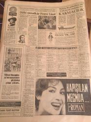 HÜRRİYET GAZETESİ  9 Şubat 1965 Yıl :17 Sayı :6027 --Vietnam Savaşı Gittikçe Büyüyor  Amerika ,  komünist  Vietnam 'ı  dün yine  bombaladı --Soğuktan 8 kişi dondu --Başka et  bulamayınca Müslümanlar  domuz eti  de yiyebilir ---Halk  türküleri meraklısı bir bir İngiliz i  dolandırdılar --Dahi sanatkar  Franz Liszt -- Türklerin  ileri  götürdükleri  eski ve  çok önemli  sanatlardan  biri  Kakmacılık--İşte benim hayatım  :Yazan : Elizabeth  Taylor--Rahip King Johnson ile görüşecek --Yabancı  bir film  şirketinin  İstanbul da   çevirdiği  film  eroin  kaçakçılarının her faaliyetlerini  anlatıyor  filimin  şebeke reisini  Feridun  Çölgeçen  canlandırıyor ----Beşiktaş -Galatasaray maçı bu hafta --En başarılı takım  Fenerbahçe  :Haftanın  hakemi  Ömer Karadağ ---Genç  Milli Takımımız Dün  Bulgaristan  'a Gitti --Partizan , yarın  Iz. Spor  Oynuyor --Vietnam yine  bombalandı --Yer ,gök  her yer  bembeyazdı --
