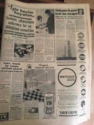 HÜRRİYET GAZETESİ 8 ŞUBAT  1965 YIL :17 SAYI :6026--Amerika , komünist Vietnam 'ı  bombaladı ---Tunca ve Meriç Nehirleri dondu --Devlet Tiyatrosundaki  hadiseler  Ankara da  yine günün mevzusu---Rusya da grip  salgını önlemek için  maske takılıyor --2 milyona yakın  Amerikalı  yabancı  ülkelerde 33 milyar lira  harcadı ---Türkiye 'nin  ilk  petrol  kralı ben olacağım  mühendis Ziya Kirman ---İşte benim hayatım  : Yazan  :Elizabeth  Taylor--İlk devre iyi  oynayan  Fenerbahçe  farklı galip  : 5 -1 Genç  mili takımımız bugün  Bulgaristan 'a  hareket ediyor --Kapışılan Mecmua  :Roman--Karakaş gözlerin elmas   şiirli Osman Onur la Niğdeli Ali Ercan çelişirken  şimdi türküye  üçüncü sahip çıktı--