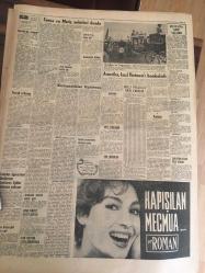 HÜRRİYET GAZETESİ 8 ŞUBAT  1965 YIL :17 SAYI :6026--Amerika , komünist Vietnam 'ı  bombaladı ---Tunca ve Meriç Nehirleri dondu --Devlet Tiyatrosundaki  hadiseler  Ankara da  yine günün mevzusu---Rusya da grip  salgını önlemek için  maske takılıyor --2 milyona yakın  Amerikalı  yabancı  ülkelerde 33 milyar lira  harcadı ---Türkiye 'nin  ilk  petrol  kralı ben olacağım  mühendis Ziya Kirman ---İşte benim hayatım  : Yazan  :Elizabeth  Taylor--İlk devre iyi  oynayan  Fenerbahçe  farklı galip  : 5 -1 Genç  mili takımımız bugün  Bulgaristan 'a  hareket ediyor --Kapışılan Mecmua  :Roman--Karakaş gözlerin elmas   şiirli Osman Onur la Niğdeli Ali Ercan çelişirken  şimdi türküye  üçüncü sahip çıktı--