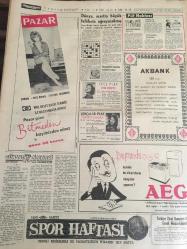 HÜRRİYET GAZETESİ 30 Ocak 1965 Yıl :17 Sayı: 6019---Strip -Tiz ci bir kadın  senatoda  görüşüldü  .İçişleri  bakanı  Öztrak  tenkitlere cevap verdi ---Kemal Satır 'ın kızı evlendi --Bölükbaşı : Bol  gelirli  mevkiler  CHP liler  için  arpalık  haline getirildi --Ruslar Kıbrıs 'a  silah yolladı ---Elli beş bin işçi  Almanya 'ya gitmek için bekliyor ---Ruhi  durumumuz da  vücudumuza tesir  eder  ve  değişiklere sebep olabilir--Dolmabahçe de  Beşiktaş  İstanbul  Sporla Oynuyor --Asker  futbolcuların  milli takımında  oynayabilmeleri  için  teşebbüse  geçilecek---Fenerbahçe  namağlup  şampiyon  olmak arzusunda  :İsmet Uluğ  :Namağlup  şampiyonluk  , Hakkı Yeten  :Şansızlığımızı yeneceğiz , Ulvi  Yenal : Durumumuz değişebilir --Almanya da ki  işçilerimizin  yaşayışları  filme alınıyor--Merhaba Almanya  adlı filmde  baş rolü  İzzet Günay oynayacak ---Paydos ah kalbim  Hülya Koçyiğit --Dün ve bugün kü Türkan Şoray--