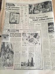 HÜRRİYET GAZETESİ 31 OCAK  1965 Yıl :17 Sayı :1965 -Lüsyen Hamid Tarhan-Abdülhak Hamid TarhanMüezzini Minareden aşağı attı-Papa,1571’de alınan Türk SancağınıTeslim ediyor-Ayhan Işık-Türkan Şoray-Fatma Girik-Hülya Koçyiğit-Göksel Arsoy-Ayşecik-Demirel  , bütün   iş hayatının  hesabını verdi--Kıbrıs ta Rumlar  soyguna başladı --Artistlerin  vergi borcu  on milyon  liranın üstünde --Nafaka borçları  yabancı  memleketlerde tahsil olunabilmeli --Modern kadın mesut değil --Yalnız evli  kadın değil ,bekar kadınların da çoğu  dertlidir ---Abdülhamit 'in  Halin den  sonra tespit edilen  servet  :yazan : Mithat  Sertoğlu ---Şampiyonluk için  Fenerbahçe   peşinden  koşan  Beşiktaş  güçte olsa  galip geldi  :1-0---Trabzonlular  Beşiktaş 'a  meydan okuyor :Metin Soysal --Toto Kupası Şampiyonu Ptt , D.Spor 'u  2-0 yendi ---