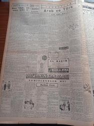 Cumhuriyet Gazetesi - 4 Kasım 1951 - Sovyetler Bize Bir Nota Verdiler - Sovyet Büyükelçisi Lavrişef - Kore'de Mütareke Ümidleri - 4,5 Milyon Lira Harcandıktan Sonra Kapatılan P.T.T. Mektebi - Nadir Nadi - Sofyada Siyasi Temizlik - Güzellik Kraliçesi Günseli Başar'ın Ankara'da Yaptığı Ziyaretler - Falih Rıfkı Atay - Arab Ve Türk - Burhan Felek - Atatürk'ün Sigara Kutusu Müzeye Verildi - Zaro Ağa'nın Hemşiresi 110 Yaşında - Savarona Bombay'da - 2000 Yılın Sevgilisi Yazan Refik Halid Karay Yazı Dizisi - Dün Bütün Futbol Sahaları Boştu - Dekatlon Müsabakaları - Galatasaray Atletlerinin Atinada Aldığı Dereceler - Çapamarka - Hawkins Düdüklü Tencereleri - Siemens Elektrik Malzemesi - Sulfaderme Yara Merhemi - Orator Saatleri - Hoover Çamaşır Makinesi - Nacar Saatleri - Easy Çamaşır Yıkama Ve Kurutma Makinesi