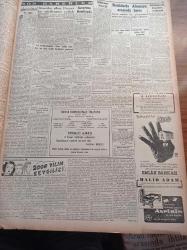 Cumhuriyet Gazetesi - 4 Kasım 1951 - Sovyetler Bize Bir Nota Verdiler - Sovyet Büyükelçisi Lavrişef - Kore'de Mütareke Ümidleri - 4,5 Milyon Lira Harcandıktan Sonra Kapatılan P.T.T. Mektebi - Nadir Nadi - Sofyada Siyasi Temizlik - Güzellik Kraliçesi Günseli Başar'ın Ankara'da Yaptığı Ziyaretler - Falih Rıfkı Atay - Arab Ve Türk - Burhan Felek - Atatürk'ün Sigara Kutusu Müzeye Verildi - Zaro Ağa'nın Hemşiresi 110 Yaşında - Savarona Bombay'da - 2000 Yılın Sevgilisi Yazan Refik Halid Karay Yazı Dizisi - Dün Bütün Futbol Sahaları Boştu - Dekatlon Müsabakaları - Galatasaray Atletlerinin Atinada Aldığı Dereceler - Çapamarka - Hawkins Düdüklü Tencereleri - Siemens Elektrik Malzemesi - Sulfaderme Yara Merhemi - Orator Saatleri - Hoover Çamaşır Makinesi - Nacar Saatleri - Easy Çamaşır Yıkama Ve Kurutma Makinesi