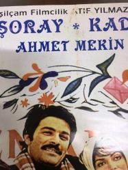 Selvi Boylum Al Yazmalım, 1977, FİLM AFİŞİ / POSTERİ - (TIPKIBASIM)  BÜYÜK BOY - ORİJİNAL - 68 X 48 cm EBADINDA - Turkish Big Size Movie Poster - Atıf Yılmaz, Ali Özgentürk, Türkan Şoray, Kadir İnanır, Ahmet Mekin, Hülya Tuğlu, İhsan Yüce, Cengiz Sezici, Elif İnci, Erkan Esenboğa, Nurhan Nur, Perihan Doygun, Günay Güner, Erol Batıbeki, Bülent İğdiroğlu, Taci Erşan,