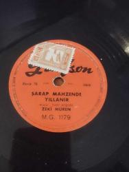 ZEKİ MÜREN * SOLSANDA SARARSANDA & ŞARAP MAHZENDE YILLANIR * GRAFSON TAŞ PLAK (Depodan Çıkma Çil Durumda)