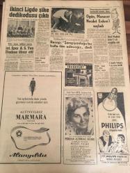HÜRRİYET GAZETESİ  15 NİSAN  1966 YIL :18 SAYI :6449---Malatya da ki olay  aydınlandı   :Ata 'nın  büstünü kıran  öğretmen  yakalandı ---Irak  Cumhurbaşkanı  Abdüsselam Arif  ve 2 Bakan  Kazada Öldüler ---Genel Başkan  Türkeş 'in  Çıplak  Dansözle  Resmi  Çekilince  Hadise Çıktı  --İkinci Ligde  Şike  Dedikodusu Çıktı ---Recep :Şampiyonluğu bu hafta ilan  edeceğiz  dedi ---Ogün ,Menacer Necdet Erdem' i suçladı --İst .Spor  A.S.Yen  Stadı na itiraz etti ---İhtilaller filmi  Viva  Maria  Londra da kapalı  gişe oynuyor: Brigitte  Bardot İhtilal Yaptı ---Üç  müteşebbis  Türkiye  de  ilk defa  yerli  peron  arabası yaptılar ---
