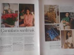 Alem Magazin Dergisi - 23 Aralık 2020 - Yasemin Kay Allen - Gözde Yörükoğlu Ersu - Bettina Machler - Ece Kurdoğlu - Dilek Türker - Selena Gomez - Begüm Ayaydın - İpek Özilhan Özkan - Lily Collins - Yasmin Gülman - Ebru Kohen - Evcil Dostlarıyla Yazlıkta Yaşam - Suzan Şen - Nail Yiğittaş - Seda Gazioğlu - Üretim Merkezi - Ramsey'in Heyecan Verici Hediye Dünyasını Keşfedin! - Yöntem Akmen İnanç - Ekranın Yeni Ailesi: Bridgerton - Canan Hasseballe - Rosie Poole - Bruce Russell - Sanat Dolu Hediyeler - Alem Vitrin - Güçlendirilmiş Formül - Güvenli Uyku Ortamı - Ender Mermerci fotoğraf ve haberi - Tam Takım Dergi