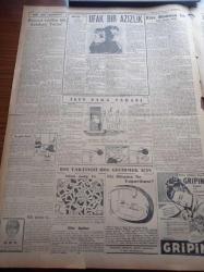Cumhuriyet Pazar - 23 Aralık 1951 - Doğan Nadi Yedi Dakika Köşe Yazısı - Tecessüsler Amerika Hükümeti Askerî Sırlarını Niçin İfşa Ediyor - Haftanın Şakaları Hacı Beyin Başına Gelenler Yazan Burhan - Bir Put Devrildi - İgnazio Silone'nin Hikayesi - Ufak Bir Azizlik Hikaye Yazan Herbert Gutterson - Zabıta Tarihinde Aşk Faciaları - Feyyaz Tokar - Gripin- Boş Vaktinizi Hoş Geçirmek İçin - Uzun Atlama Şampiyonu Claudia Testomi - Tenis Kraliçesi Suzanne Langlen - Unutulmaz İsimler - Eflatun - Montaigne - Shakespeare - Goethe - Krem Pertev - Yavuz Sultan Selim - Orhon Arıburun - Ingrid Bergman'ı Hollywood'u Çağırdılar - Marika Rökk'ün Yeni Filmi - Selma Saltuk Bihruze Hatun Rolünde - İster İnan İster İnanma Köşesi - Atıf Kaptan