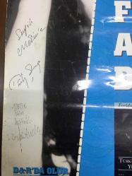 ISLAK İMZALI VE İTHAFLI TÜRKAN ŞORAY AFİŞİ / POSTERİ - BÜYÜK BOY - ORİJİNAL - 62 X 43 cm EBADINDA - Original Turkish Big Size Poster - TÜRKAN ŞORAY VE FERİDUN ANDAÇ İMZA GÜNÜ, SUADİYE D&R