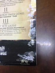 İMZALI VE İTHAFLI TÜRKAN ŞORAY AFİŞİ / POSTERİ - BÜYÜK BOY - ORİJİNAL - 69 X 50 cm EBADINDA - Original Turkish Big Size Poster - BİR ZAMANLAR OSMANLI KIYAM SERGİSİ, TÜRKAN ŞORAY İMZA GÜNÜ, DİZİ SETİ GEZİSİ, CARREFOUR İZMİT ALIŞVERİŞ MERKEZİ, HERŞEY FİLM