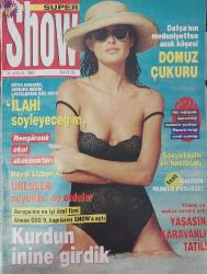 HÜRRİYET GAZETESİ-YENİ SÜPER SHOW DERGİSİ-12 EYLÜL-1993-SAYI:26-KAPAK-FOTOĞRAF-RÖPORTAJ-DATÇA'NIN MEDENİYETTEN UZAK KÖŞESİ-DOMUZ ÇUKURU--RÜYA ERSAVCI AVRUPA MÜZİK LİSTELERİNE GÖZ DİKTİ-İLAHİ SÖYELEYECEĞİM-SOSYETE-ÜNLÜLER-OKUL AKSESUSARLARI-ALMAN GSG 9-SAĞLIK-DOMUZ ÇUKURU-SHARON STONE-MİCHAEL DOUGLAS-OZAN ORHON-HAVVA'NIN EVİ-ÇİN-KADIN KOKUSU-AL PACİNO-GİANFRANCO FERRE-EMEL MÜFTÜOĞLU-KOLOMBİYA-ZÜMRÜT-MARCELA WALERSTEİN-MARMARİS-ROCK-AHMET ÇAPA-RIFAT ÖZBEK-ERTEKİN-AJDA PEKKAN-MEFKÜRE ŞERBETÇİ-FERHUNDE VERDİ-GÜLŞEN IŞIK-MENDERES UTKU-YASEMİN KOŞAL-ASIM CAN GÜNDÜZ-LİZBON-HİPNOZ-TERAPİ-KARAVAN TATİLİ-
