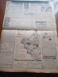 Cumhuriyet Gazetesi - 22 Mayıs 1956 - Cumhuriyet Halk Partisinin On İkinci Büyük Kurultayı Dün Toplandı - İsmet İnönü'nün Nutku - İstanbul Misafirleri İran Şahı Ve İmparatoriçe Tezahüratla Karşılandı - İran Türkiye'ye Petrol Verecek - Fevzi Lütfi Karaosmanoğlu Hiç Bir Partinin Peyki Değiliz Dedi - Antalya'da Pembe Kurt Tehlikesi - 25 Sene Sonra Orman Kalmayacak - Babıali Baskını - Perçemli Adam Yazan Nihal Karamağaralı Ve Va Nu Yazı Dizisi - Osman Okyar - İngiltere Kıbrıs Adasından Çıkmıyor - Konya Müzesine Çok Kıymetli Bir Mesnevi Yazması Verildi - Stalin'in Kızı Svetlana Ortaya Çıktı - Burhan Felek - Prens Sabahaddin Hakkında Konferans - Karacaoğlan Yazan Yaşar Kemal Yazı Dizisi - Yunus Nadi Mükâfatı En Güzel Fikir Yazısı - Dünya Kupasına Katılacak Güreşçiler Gelmeye Başladılar - Basketbolcu Erdoğan Partener'in Almanya'daki Başarısı - Gordon Pirie Tek Ayakkabı İle Koştu - Sana Nebati Margarin