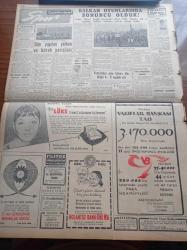 Cumhuriyet Gazetesi - 23 Temmuz 1956 - Pakistan Cumhurbaşkanı General İskender Mirza Bugün Şehrimize Geliyor - Dün Bütün Türkiye'yi Sıcak Dalgası Kapladı - Batılılar Ve Assuan Barajı - Güney Kore Savaş Birliğimiz -  Eski Adalet Bakanı Osman Şevki Çiçekdağ Dün Törenle Defnedildi - Çırağan Sarayı Yerinde Yapılacak 300 Odalı Otel - Akis Dergisinin Son Sayısı Toplattırıldı - Balkan Oyunları Bitti - Kıbrıs Türk'tür Partisi İngilizce Bir Gazete Çıkarıyor - Beykoz Kundura Fabrikasının Islahı - Kavaklı Fevzi Paşa'nın Ağzından 16 Mart 1920- Komünist Devletler Birliği - Film Festivalinden Notlar - Burhan Felek - Karacaoğlan Yazan Yaşar Kemal Yazı Dizisi - Resimli Romanımız Kraliçenin Gerdanlığı - Film Yıldızı Yvonne De Carlo- Dünya Güzellik Kraliçesi - Futbolda Transfer - Haldun İşmen Kapri Napoli Arasını Yüzecek