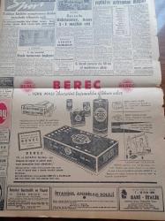 Cumhuriyet Gazetesi - 20 Ağustos 1956 - Van Özalp Hadisesinde Sorumlu Olanlar - Marilyn Monroe Geliyor - Kasım Gülek Arkeolojik Bir Geziye Çıkacak - Süveyş İhtilafında Türkiye'nin Rolü -  Cumhuriyetçi Millet Partisi Tokat Kongresi - Prenses Margaret 26 Yaşına Basıyor - Gayretspor Galip  - Galatasaray'da 50. Yıl Töreni - Kutu Kutu İçinde Yazan Orhan Hançerlioğlu Yazı Dizisi - Müseccel Felah Ve Yavuz Gruplarında Çalışanlar - Esad Kan Paris'e Gitti - Sophia Loren Baloda Kendisini Çimdikleyen Arab Diplomatını Yumrukladı - Burhan Felek - Resimli Romanımız Kraliçenin Gerdanlığı - İzmir Enternasyonal Fuarı Bugün Açılıyor - Galatasaray Acarı 3  1 Mağlup Etti -  Berec - Profesyonel Takımların Dün Yaptıkları Antrenman Maçları - Yol Mukavemet Biniciliği Fehmi Kürkçü Kazandı