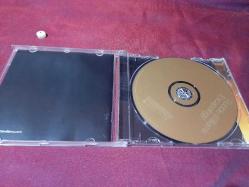 ROBBIE WILLIAMS ESCAPOLOGY MUSIC CD
