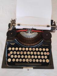 ANTİKA KUTUSUNDA CAM TUŞ CONTİNANTAL DAKTİLO HATASIZ KUSURSUZ