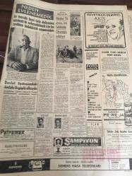 HÜRRİYET GAZETESİ  23 EYLÜL 1965 YIL :18 SAYI :6250----Bir ay içinde ölümü göze alan  ,5 kişi  demir  perdeden  yurdumuza iltica etti ----Stefanopulos  ,Yunan  Türk  münasebetlerini   düzeltecek ----500 milyonluk  mal  ithal edilecek ----Üniversite  giriş  sınavı  sonuçları  ekim ayının  ilk  haftası  ilan  edilecek ----Yeni Gine de gelin  bedeli  taksitle alınıyor ----Devlet  tiyatrosundaki  ihtilafa  Ürgüplü    el koydu ---Meşhur film avcısı  Sait Selahattin  Cihanoğlu  anlatıyor ----Fenerbahçe  kulübünde  fırtına  dinmedi : Takım 3 kişilik  komite kuracak ---Muhalifler  Gündüz Kılıç  'ı  itham ediyor ----,Ümitler  B. Spor  'u  2-1  yendi ---Siirtli  Şaki İbrahim  Acet  Çetesi  Yakalandı ----İngiliz  Kraliçesi  kendisini  sarayda  kabul etmiyor  diye  : Elvis  Presley  3 Milyonluk  Konser  Teklifini Reddetti ----Geleceğin  Turistleri  Çadırlı  Modern  Göçebeler  Olacak ----