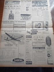 Cumhuriyet Gazetesi - 8 Ekim 1957 - Dün Partilerin Adayları İlan Edildi - Demokrat Parti Hangi Milletvekillerini Bu Sefer Aday Göstermedi - CHP İstanbul Adayları Dün Taahhüdname İmzaladılar - Cumhuriyetçi Millet Partisi Adayları - Kemal Aygün Tekrar Ankara Valisi Oldu - 20 Liraya Bir Yahudi - İblisin Kızı Yazan Guy Des Cars Yazı Dizisi - Ömer Sami Coşar - Gazi Fişek Fabrikası - Yeni Gün Gazetesi Dün Toplattırıldı - Amerika'dan Tito'ya Yollanan Mektup - Ruslar Suriye'de Deniz Üssü Mü Kuruluyor - Partilerin 1957 Seçimleri İçin Milletvekili Adayları - İngiltere'de Bomba Gibi Patlayan Rapor - Milli Takım Tek Seçicisi Eşref Aykaç - Galatasaray Tesadüfi Bir Golle Spartak'a 1 0 Mağlup Oldu - İstanbul Genç Karması Galatasaray Genç Karmasını 6 1 Yendi - Fay Temizleme Tozu