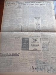 Cumhuriyet Gazetesi - 19 Kasım 1957 - Muhalefet Mecliste Kabine Buhranından Şikayet Etti - Vali Fahrettin Kerim Gökay Dün Celal Bayar İle Birlikte Ankara'ya Gitti - Milli Korunma Kanunu Yeni Bir Şekil Alıyor - Boğaziçi Köprüsünün Planları - İstanbul İl Seçim Kurulu Bugün Toplanıyor - Asya Gribi Vakaları Çoğalmaya Başladı - Türk İran Petrol Müzakereleri Uzuyor - Başbakan Adnan Menderes - Doktor Orhan Yamanlar - Fezanın İlk Tarihleri Suni Peykler Yazı Dizisi - Seni Sevmek Kaderim Yazan Sinclair Levis - Tango Bestekarı Necib Celal Hasta - Burhan Felek - Çocuk Kitapları Sergileri - Telepati - Makarios Kıbrıs'a Dönüyor Mu - Fenerbahçeli Ergun Öztuna Yurtdışından Geliyor - Milli Futbol Takımı Dün Akşam İlan Edildi - Türkiye Boks Şampiyonası Yeni Bir Şekilde Yapılacak - Güreş Federasyonu Reisi Cenab Berksoy'un Dünkü Toplantısı - Nivea Krem