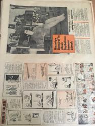 HÜRRİYET GAZETESİ 29 ARALIK 1968 YIL :21 SAYI 7426----Hürriyet 'in  Türk edebiyatına armağanı : İnce Memed :Yaşar Kemal ---Eli tabancalı çılgın turist  7 kişiyi vurdu ----Sel Felaketi  :Ölü sayısı 26 'ya çıktı  ----Alarm  :Seyhan  nehri  tehlikeli şekilde  yükseliyor -----Nazmiye Hanımın  çilesi :Başbakan  hanımı  olmak -----Boşanma  sebepleri  üzerinde yapılan yeni araştırmalar  ---Nijerya'nın  petrol kavgası yüzünden  patlak veren bir ayaklanma----TİP  kongresinin ilk  raundunda  aybarcılar  galip ----Halk  ozanı  talibi  Güllüşah  'a  talip   oldu ---Los  Paraguayos Orkestrası  İstanbullu  kabadayıları  dövünce silahlar  konuştu ----Irak 'ta başkan  Arif 'i  deviren  5 kumandan  emekli  oldu ---
