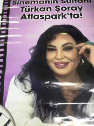 TÜRKAN ŞORAY AFİŞİ / POSTERİ - BÜYÜK BOY - ORİJİNAL - 100 X 70 cm EBADINDA - Original Turkish Big Size Poster - SİNEMANIN SULTANI TÜRKAN ŞORAY ATLASPARK'TA, CiNEATLAS AÇILIŞ TÖRENİ, ATLASPARK ALIŞVERİŞ MERKEZİ