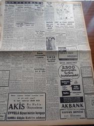 Cumhuriyet Gazetesi - 6 Aralık 1957 - Yeni Tahdid Tasarıları Meclise Getirilmek Üzere - Hükümet Dün Bazı Tekel Maddelerine Zam Yaptı - Yurtdışına Döviz Kaçıran Bir Şebeke Daha Yakalandı - Mümtaz Tarhan Metro İşini Ele Alıyor - Kıbrıs'ta Dün 3 Türk Katledildi - Merhum Enver Paşa'nın Eşi Naciye Sultan'ın Cenazesi Bugün Kaldırılıyor - 20. Asırda Hakiki Bir Robenson - Seni Sevmek Kaderim Yazan Sinclair Levis Yazı Dizisi - Türk Hava Kurumu Kongresi Açıldı - Türk Milli Talebe Birliği 41. Yılını Kutladı - Burhan Felek - Türk Ekspres Bank - Princesse El Losyonu - Vatan Partisi Genel Başkanı Hikmet Kıvılcımlı Mahkemede - Milli Namzetler Tek Seçicisi Eşfak Aykaç En Fena Maçımız Oldu Dedi - Güreş Federasyonu Reisi Seyfi Cenab Berksoy İstifa Edecek - Manchester United Kızılyıldız Maçı - Yarın Beşiktaşla Karşılacak İsveç Vestras Takımı Geldi - Krem Pertev - Şark Gazinosu - Oryantal Dansöz İnci Birol