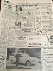 HÜRRİYET GAZETESİ  14 OCAK 1965 YIL :17 SAYI :6003---AP ve CHP 'liler  tartışmaya  başladılar -- Piyasaya sahte dolar süren bir  Fransız  ile bir  Musevi  yakalandı ----Hovarda  başkan  ,içtiği  viskilerin   parasını  bile  sendikadan  vermiş ----Dün Moskova 'ya dönen  Sovyet  Heyeti  Başkanı  :Podgorniy  , İnönü  'ye  uzun ömürler diledi ----Arap alemi  ve  Bulgaristan 'la  Dostluğumuz  İnkişaf Ediyor -----Köy içme suları  5 yıllık planı  bu yıl  uygulanmaya  başlanıyor ---Irak 'ta  kral  taraftarları   rejimi  devirmek  istemiş ----Amerika da  Naziler yine ortaya çıkmış ----Samsunlular el ele verip  bir radyo  istasyonu  kurdular ----En sevilen  takım  :Benfica ,kulübün  50 bin azası  mevcut ----Metin , affını  isteyecek :Galatasaray   genç takımının  2-1  mağlup eden  namzetler  zor durumlara düştü ----Beşiktaş ve  Galatasaray  pazar günü  hususi  maç  yapacaklar ----Demirel , Podgorniy  'le  konuşurken  İnönü  Rus  salatası  yiyordu ---