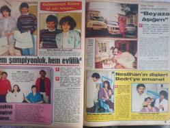 Ses Haftalık Aktüalite Sinema Tiyatro Müzik ve Gençlik Mecmuası Dergisi - 19 Mayıs 1986 - Sibel Turnagöl - Küçük Emrah - Çeçilya - Erol Büyükburç - Emel Büyükburç - Necla Nazır - Suna Yıldızoğlu - Türkan Şoray - Hülya Koçyiğit - Harika Avcı - İbrahim Tatlıses - Serpil Çakmaklı - Banu Alkan - Murteza Elgin - Şemsi İnkaya - Hülya Avşar - Kadir İnanır - Çetin Alp - Suna Yıldızoğlu - Nursel Budak - Ali Yatkın - Ferda Demir - George Scot - Stacy Keach - Gönül Yazar - John Wayne - Erol Büyükburç - Ferdi Tayfur - Necla Nazır - Unutulmayan Hatıralar - Ne Umduk, Ne Bulduk - Ülker Çağlar - Neslihan Acar - Gönül Yazar - Neslihan Acar - Pakize Abla - Kocası :Öğrenirse İkimizi de Öldürür - Federico Fellini - Jean Paul Belmondo - Kim Cattrall - Cemil İpekçi - Gökben - Prenses Stephanie - Duran Duran - Brooke Shields - Ersan Erdura - Fuat Güner fotoğraf ve haberi - Tam Takım Dergi
