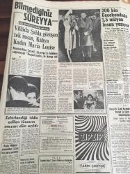 HÜRRİYET GAZETESİ  8 OCAK  1965 YIL :17 SAYI :5997---CHP Grubunda Milli Bakiye Usulünü Açıklayan İnönü :Bu  sistem  ile  mutlaka  koalisyon  olur dedi  ----Faruk  Çöl  'ün  kahyası  ithamları  reddediyor ---Altın  Mikrofon Armağanı  Yarışmasının 10 Finalisti  Belli Oldu --Zonguldak  Kömür İşçileri  Hükümete Sesleniyor :Münavebe  denen Osmanlı  Usulüne  artık  veda edelim ----Nüfusumuz   32 milyona  yükseliyor ----Avrupa da Türkler :Dertlerin en  büyüğü  ,dert  anlatamamak ---300 bin  gecekonduda 1,5  milyon insan  yaşıyor ---Villa da şahla görüşen  tek insan  ,Kahya kadın  Maria  Louise ---Uskan ,Doğu  ve  Yalaz  Kupası  İçin  Konuştu ---Sivori  :filim  çevirecek   ---Düşük  , çoraplı   futbolcunun çevireceği filmin adı   Altın  çocuk ------Yarışmanın  elemelerinde  10 müsabık  finale kaldı -----Mavi Işıklar  İlham Gençer  , Metin Alkanlı  , Yıldırım Gürses ,  Selçuk  Alagöz ,  Grup  Sonya Dores  ---