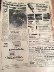 HÜRRİYET GAZETESİ 21 OCAK 1965 YIL  :17 SAYI :6010----Ahır kapı  -salacak  arasına su altı  tüneli yapılacak --80 kişilik  müzik  kervanını  üç özel uçak taşıyacak ---Durumu  ağırlaşan  Churcillin  cenaze  hazırlığı --AP liler  ,yeni seçim kanunun  müzakeresini  geciktiriyor ---Taksim Gezisinde  gazino  ve  mağazalar   yapılacak ---Asrımızda  adaletin  yüzkarası :Bir  mahkumun  kemikleri  2000  senedir  prangada ---Elazığlılar  iş sahası  bulamadıkları için  gurbete çıkıyor ---Sandro  Puppo   :Az  farklı  mağlubiyet  bizim  için başardılar ----  Gürsel  dört  siyasi  mahkumu  affetti ---1950 den  önce   emekli olanlara  her  üç ayda bir  zam yapılacak --