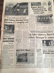 HÜRRİYET GAZETESİ 20 OCAK  1965 YIL :17 SAYI :6009--Leyla Sayar-Sungurlar Kazan Fabrikası reklamı-Başbakan  Meclis 'te Karakurt  olayları  üzerine  konuştu  : İnönü  :Sağ ve sol  hükümet  aleyhinde  çalışıyor  dedi ----Nüfus artışını  önlemek için  çok kocalı  evlilik  teklif edildi ---yan kesicilerin  yarıdan fazlası  kadın ve çocuk ---Aliki  Vuyuklaki  Papamihail  ile  evlendi ---Affedilen  mahkumiyetler  adli  sicilden  çıkarmalı  ---Gezici  okullarda   göçebe  çocuklarda  okutulacak ---Atomik  mayın döşemesi  kabul edilmedi ---Adana da yeni sistem  bir köprü  inşa ediyor ---Milli  takım , İstanbul  Ümit  Takımını  5-1 mağlup etti ---Kepçe  Ahmet  :Fenerbahçe 'yi  İstanbul da da  yeneceğiz---Lig Lideri   Çukurova  ,Bursa da  İddialı  Bursa sporla  oynuyor ---Tek  kişilik  denizaltı  nihayet  satışa çıkarıldı ---