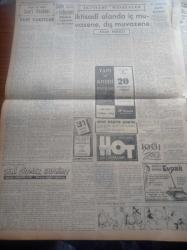 Cumhuriyet Gazetesi - 25 Kasım 1957 - Gıda Maddelerine Dair Alınan Yeni Kararlar - Başbakan Adnan Menderes'in Dünkü Tetkikleri - Meclis 4. Gündemsiz Toplantısını Yapıyor - Amerika Televizyonlu Suni Peykler Atacak - Yeni Havayolları Genel Müdürü Enver Akoğul- Türk İş Adamlarına Kredi Açan Amerikalı Milyoner William Graham - Esad Tekeli - Fezanın İlk Fatihleri Suni Peykler Yazı Dizisi - Seni Sevmek Kaderim Yazan Sinclair Levis Yazı Dizisi - Solist Ayla Erduran Moskova Radyosunda Konuştu - Küba İsyanı Genişliyor - Adana'da Çocuk Tiyatrosu Faaliyete Geçti - Kraliçe Victoria'nın İç Çamaşırları Satılığa Çıkarıldı - Bedri Rahmi Eyüboğlu Pazartesi Konuşmaları - Burhan Felek - Günün Adamı Saint Laurent - Haftalık Radyo Programı - Eskişehir'de Fahrettin Kerim Gökay'ı Sevenler Cemiyeti Kuruldu - 50 Senelik Tarihte İlk Defa Fenerbahçe Ankara'dan İki Mağlubiyetle Dönüyor - Galatasaray İzmirspor'u Yendi - Vezüv Gaz Sobası - Federasyon Kupası - Kuştüyü Fabrikası - Havilland Pudrası