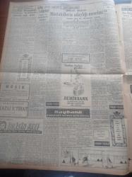 Cumhuriyet Gazetesi - 22 Ağustos 1957 - Muhalefet Partileri İşbirliği Mevzuunda Tam Bir Anlaşmaya Varıldı - İsmet İnönü - Kasım Gülek - NATO Ve Bağdat Paktı Üyeleri Şam Hadiselerini Yakından Takip Ediyor - Beş Aylık Gana Devletinde İsyan Çıktı - Moskova'nın Batı Almanya'ya Gizli Teklifi - Başbakan Adnan Menderes'in Dünkü Temasları - Kıbrıs Türkleri Arasında 15 Gün Röportajı Yapan Ömer Sami Coşar - Bu Yıl Tatbiki Güzel Sanatlar Okulu Açılıyor - Doçent Doktor Muammer Aksoy - İblisin Kızı Yazan Guy Des Cars Yazı Dizisi - Hollywood'da Skandal Bir Çok Tanınmış Artist Havuzda Çırılçıplak Yüzmüş - Blendax Şampuanı - Bir Amerikan Büyük Elçisinin Sovyetlere Casusluk Eden Kızı Martha Stern- Resimli Romanımız Batan Geminin Esrarı - Nuh'un Ankara Makarnası - Profesyonel Lig Başlarken Beşiktaş - Fenerbahçe Rozeti Taşıyan Yüzük Sahibi Azalar Dün Toplantıya Çağrıldı - Piri Reis Kupasının Rotası Bugün Belli Oluyor - 12. Enternasyonal İstanbul Tenis Turnuvası - Fenerbahçe Voleybol Takımı