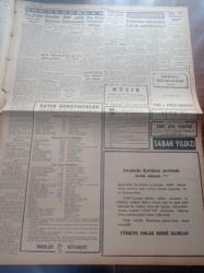 Cumhuriyet Gazetesi - 27 Ağustos 1957 - Zahir Şah Ankara'da Törenle Karşılandı - İsmet İnönü Dün Gece Şehrimize Geldi - Türklere Kıbrıslılık Fikri Mi Aşılanacak- Tarihi Kocatepe Ziyaret Edildi - Yüksek Askeri Şura Toplandı - Rusların Kuduzof Destroyeri Akdeniz'de - Hürriyet Partililer Namık Gedik'e Cevap Verdi - Esad Tekeli - İblisin Kızı Yazan Guy Des Cars Yazı Dizisi - Ankara Vapuru Dün 25 Otomobil Getirdi - Atom Hidrojen Denemelerinin Tehlikeleri - Mareşal Tito Polonyaya Gidiyor - Kızamık Partisi - Resimli Romanımız Batan Geminin Esrarı - Et Ve Balık Kurumunun 2 Satış Mağazası Açıldı - Profesyonel Lig Başlarken 6 Ligin Bilançosu - Yüzme Yarışları Bugün Yapılacak - İngiltere Rusya Atletizm Karşılaşması