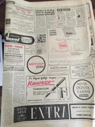 HÜRRİYET GAZETESİ  15 OCAK 1965 YIL :17 SAYI:6004----Atalay :Milli  bakiye  sistemi  ile  küçük  partililer  korunuyor --57  Türk  işçisi  Hollanda 'dan çıkarılıyor ---Tarihi  Galatasaray  hamamı  1 milyona onarıldı ----Fatma  Bacı  Turistlere üç  lisanda bilgi   veriyor ----17 milyon  liralık kaçak   eşya  ve   döviz  ele geçirildi---Uzun  Mehmet 'in  heykeli dikiliyor ----Kara kuvvetlerinden alınmadığı için  :Talat , Milli Takım  aday kadrosundan  çıkarıldı --Suat  bu hafta hususi  maçta  oynatılacak ---Kaleci  Bülent  'e  35 gün  ceza verildi ---Ümitler  3-0 galip --İstanbul  'lu bir  Rum  Atina da  kaçakçılık  suçundan  tevkif edildi --Prenses Margaret  sosyete veda etti --1965 de  kadın  güzelliği  :Brigitte  Bardot ---