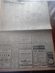 Cumhuriyet Gazetesi - 29 Ağustos 1957 - Ordu Terfi Listesi Dün Gece Neşredildi - Tuğgeneral Memduh Tağmaç - Yüzbaşı Kamil Demirel - Tümamiral Şeref Karapınar - Bolu Emniyet Müdürü Nejad Batkal Sarhoş Bir Polis Tarafından Öldürüldü - Cumhuriyetçi Millet Partisi Genel Başkanı Osman Bölükbaşı İyileşti - Asya Gribi Hakkında Açıklama - Makarios İngilizlerle Anlaşma Yoluna Girdi - Kıbrıs Haritası İçin Dün 150 Genç Kan Verdi - 6 7 Eylül Hadiselerinde Zarar Görenlere Bono Tevzii Pazartesi Başlıyor - İblisin Kızı Yazan Guy Des Cars Yazı Dizisi - Profesör M. Tayyib Gökbilgin - Şehrimizde 19 Bin Arab Turisti Var - La Paix Fransız Hastanesi - Batan Geminin Esrarı Resimli Romanımız - Galatasaray Lisesi - Altın Deniz Plaj Sitesi - Opon Ağrı Kesici - Brezilyalı Futbolcular Zizinho Ve N. Santos Madalya Aldılar - Metin Oktay Ve İsfendiyar Geliyorlar Mı - Galatasaray'ı Muvakkaten Musa Sezer Çalıştıracak - İstanbulspor Emniyeti Dün Güçlükle Mağlub Etti - Galatasaray'ın Eski Antrenörü Gündüz Kılıç