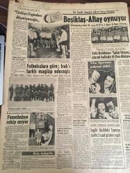 HÜRRİYET GAZETESİ  15 OCAK 1966  YIL :1 8 SAYI :6364---Demirel : hükümet  yüce divana  gitmeye hazırdır ---Doluyla  gelen  şiddetli  borada , sühunet  yarım  saatte  7 derece düştü ---İstanbul 'un  kanalizasyon  ve  su meselesi  halledilecek ---Obur çocukların boyu  kısa  kalıyor ---Ereğli  Demir ve Çelik  Fabrikaları  İdare meclisi İbra edildi----Türkiye  Liginden  düşmeyeceğiz ---Beşiktaş -Altay  oynuyor --Futbolculara  göre  : Irak 'ı  farklı  mağlup  edeceğiz ---Fenerbahçe  rakip arıyor ---Vefa  Kulübüne  Saha  hissesi  olarak  haftada  10 lira düşüyor ----Johnson 'un  mektubu  meclisi karıştırdı ---Marc Aryan  aşkını aradı  --Tanju  Gürsu ,İspanyollarla  renkli  bir  film  çevirecek ----
