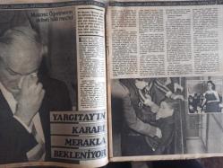 Ses Haftalık Aktüalite Sinema Tiyatro Müzik ve Gençlik Mecmuası Dergisi - 10 Ocak 1981 - Kemal Sunal - Gül Sunal - Romy Schneider - Gönül Yazar - Osman Diper - Nükhet Duru - Sibel Turnagöl - Mehmet Keskinoğlu - Raphael Lenne - Düşler Ne İşe Yarar? - Müjdat Gezen - İlyas Salman - Tarık Akan - Hisseli Harikalar Kumpanyası Açıyor Perdesini - Erol Evgin - Turgut Boralı - Adile Naşit - Ayşen Gruda - İlyas Salman - İnanılması Güç Mucizeler - Ertuğrul Bayırlı - Özgürlük Hareketi Çılgınlığa Döndü - Steve McQueen - Emre Kaptan - Amerika'da Paranın Kokusunu Aldı - Küçük Hatayla Kaybedilen 50 Bin Lira - Can Dancing'i Seven Adam - Amerika Yine Öde - Akira Krosawa - Selçuk Baran - Karlı Günlere Hazır Mısınız? - Ahmet Olcay - ORhan Gencebay - Köstebek - Bir Milyonerle Nasıl Evlenilir? - Kızıl Vazo - Frank Capra Yılları - Dikkat Casus Var! - Artık Sadece Kendi İçin Müzik Yapacak - Nilüfer - Ali Rıza Binboğa - Kemal Demir fotoğraf ve haberi - Tam Takım Dergi