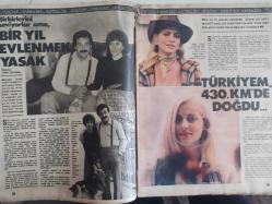 Ses Haftalık Aktüalite Sinema Tiyatro Müzik ve Gençlik Mecmuası Dergisi - 7 Şubat 1981 - Cüneyt Arkın - Ayşen Gruda - Füsun Önal - Tunç Başaran - Erdoğan Engin - Müşerref Tezcan - Tamer Yiğit - Ersan Erdura - Aysel Güler - Selmi Andak - Zafer Dilek - Erol Evgin - Dışarıda Gülücük Evde Öfke Saçıyor - Sevinç Tevs - Malatya'dan Gelen Mutluluk - İlyas Salman - Georges Moustaki - Johnny Hallyday - Superman'in Süper Aşkı - Alnur Ceyhan - Eski Doslar Düşman Olmaz - Güngör Bayrak - Engin Çağlar - Nubar Terziyan - Hasan Bayri - Boney M. Posteri - Robert Redford - Guguk Kuşu Fotoromanı - Petra Yeni Bir Aşk İstemiyordu - Sizleri 3 Büyük Yarışmaya Çağırıyoruz - Ülkü Angılı - Cahit Irgat - Yakalanan Gerçekten Karın Deşen Jack mi? - Ronald Reagan - Hamza ile Nazlı Çizgi Romanı - Tursil Deterjan Reklamı - Raphael Lenne - Rahat Uyku İçin Ter Dökmek Gerekir - Orhan Gencebay - Sevim Emre fotoğraf ve haberi - Posterli Tam Takım Dergi