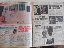 Ses Haftalık Aktüalite Sinema Tiyatro Müzik ve Gençlik Mecmuası Dergisi - 16 Şubat 1985 - Selda Özer - Abdurrahman Keskiner - Atıf Yılmaz - Kadri Yurdatap - Teoman Tümer - Kemal Kan - Yaşar Tunalı - İsmail Aydın - Sinem Özer - Erdal Bekar - Muharrem Tonyalı - Müjde Işıl - Pınar Doğan - Emel Sayın - Bu Okuldan Artist Çıkar mı? - Çiğdem Günay - Perran Kutman - Sezen Aksu - Levent Baki - Michael Jackson - Neden İntihar? - Türkan Şoray Kızına Kavuştu - Hülya Avşar Posteri - Şirin ve Gözalıcı - Haldun Dormen - Deniz Akbulut - Oya Aydoğan - İpek Erdem - Aynur Aydan - Kadir İnanır - Canan Özbek - Gençlik Sevmektir Fotoromanı - Çiğdem Günay - Sibel Sararer - Mustafa Kocabaş - Cüneyt Arkın - Perihan Savaş - Ercan Yazgan - Türk Sinemasının 10 Yılı Değerlendirilecek - Aksu Battaniye Reklamı fotoğraf ve haberi - Posterli Tam Takım Dergi