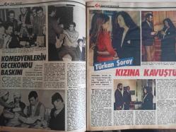 Ses Haftalık Aktüalite Sinema Tiyatro Müzik ve Gençlik Mecmuası Dergisi - 16 Şubat 1985 - Selda Özer - Abdurrahman Keskiner - Atıf Yılmaz - Kadri Yurdatap - Teoman Tümer - Kemal Kan - Yaşar Tunalı - İsmail Aydın - Sinem Özer - Erdal Bekar - Muharrem Tonyalı - Müjde Işıl - Pınar Doğan - Emel Sayın - Bu Okuldan Artist Çıkar mı? - Çiğdem Günay - Perran Kutman - Sezen Aksu - Levent Baki - Michael Jackson - Neden İntihar? - Türkan Şoray Kızına Kavuştu - Hülya Avşar Posteri - Şirin ve Gözalıcı - Haldun Dormen - Deniz Akbulut - Oya Aydoğan - İpek Erdem - Aynur Aydan - Kadir İnanır - Canan Özbek - Gençlik Sevmektir Fotoromanı - Çiğdem Günay - Sibel Sararer - Mustafa Kocabaş - Cüneyt Arkın - Perihan Savaş - Ercan Yazgan - Türk Sinemasının 10 Yılı Değerlendirilecek - Aksu Battaniye Reklamı fotoğraf ve haberi - Posterli Tam Takım Dergi