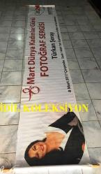 TÜRKAN ŞORAY BEZ AFİŞİ / POSTERİ - DEV BOY, 4 BUÇUK METRE -ORİJİNAL - 450 X 77 cm EBADINDA - Original Turkish Big Size Poster -Zeytinburnu Belediyesi- 8 MART DÜNYA KADINLAR GÜNÜ TÜRKAN ŞORAY FOTOĞRAF SERGİSİ, 8 MART 2017
