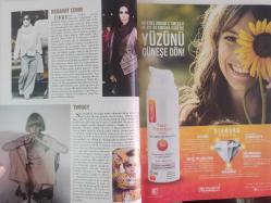 Hello! Magazin Dergisi - 1-14 Temmuz 2020 - Ahu Yağtu - Ahmet Güneştekin - Sitare Kalyoncuoğlu - Sema Güral Sürmeli - Ayşe Arman - Ayşe Boyner - Banu Yentür - Gonca Vuslateri - Zeynep Üstünel - Esra Oflaz Güvenkaya - Güzide Duran Aksoy - Hülya Kalyoncu - Nazlı Keçili - Grace Kelly - Jacqueline Kennedy Onassis-  Kate Moss - Madonna - Sarah Jessica Parker - Ajda Pekkan - Lady Gaga - Freddie Mercury - Nebahat Çehre - Twiggy - Karl Lagerfeld - İris Apfel - Gabriela Palachi Elhadef - Bartu Küçükçağlayan & Melikşah Altuntaş - Gül Ağış - Nazli Keçili - Zeynep Fadıllıoğlu - Pelin Kaya - Kerim Sabancı - Bade İşçil - Sezai Taşkent - Kaan Kosif - Selim Kosif - Enci Teker - Frank Roccogrande - Başak Kozanoğlu - Alize Dinçkök - Önder Öztarhan - Cem Kalyoncu - Şebnem Ercantürk - Lara Acıman - Nedim Binler - Sinan Aloğlu - Duygu Niğdelioğlu - Yiğit Şardan - Emir Büyükhanlı - Cansu Çançin fotoğraf ve haberi - Tam Takım Dergi